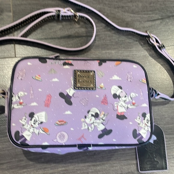Disney Dooney & Bourke Epcot International Food & Wine Festival Theme Bag - Picture 2 of 4